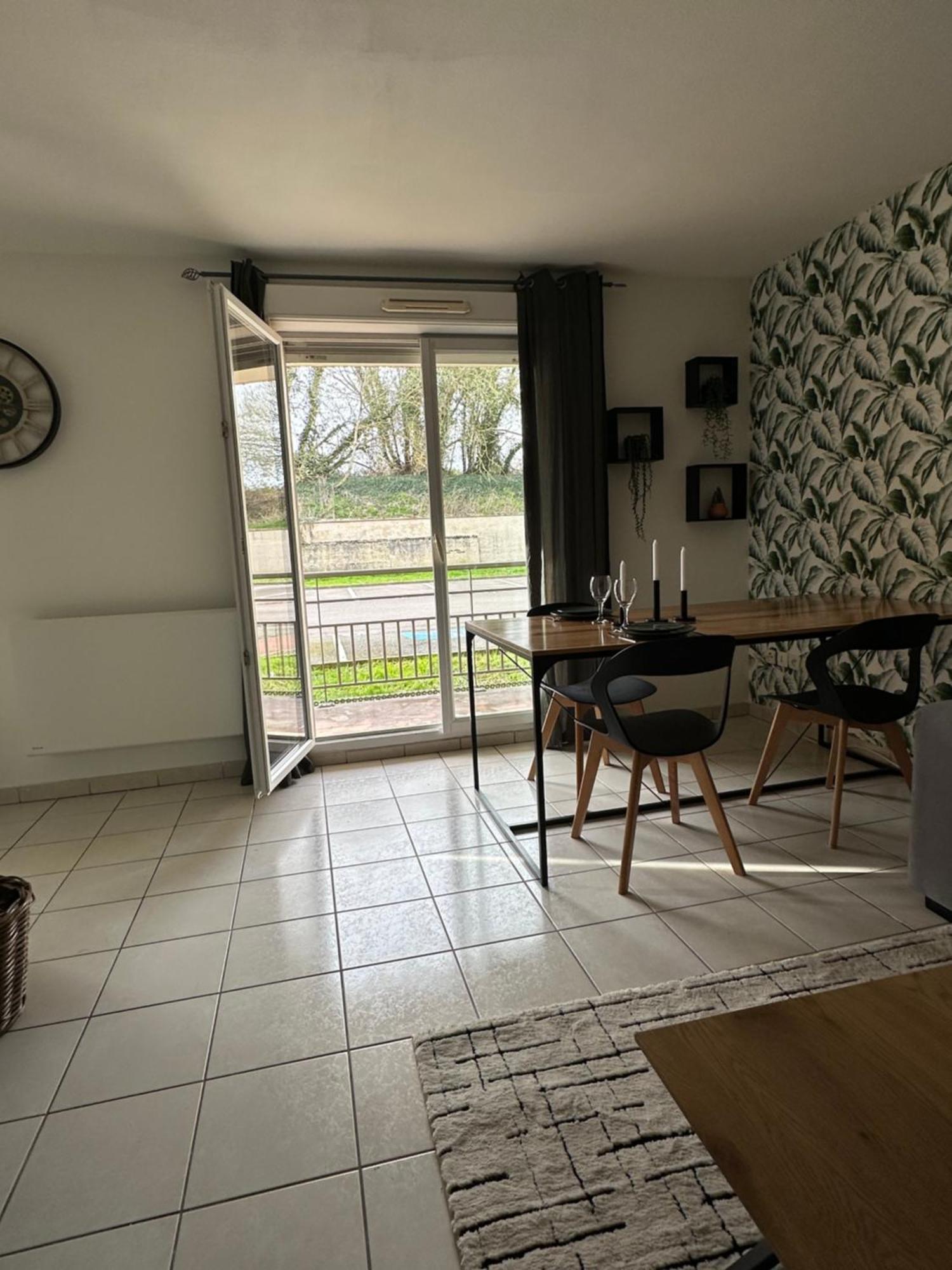 Appartement Entierement Renove Roye  Extérieur photo